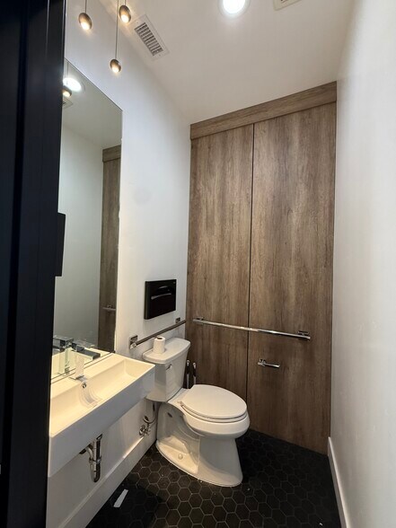 More Photos Of 101 McHenry Ave, Modesto Freestanding For Lease