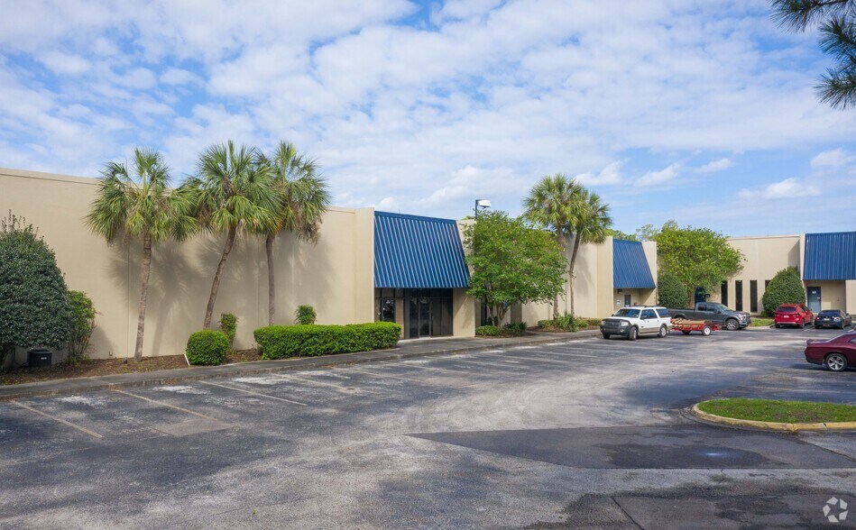 More Photos Of 6000-6030 Bowdendale Ave, Jacksonville Warehouse For Lease