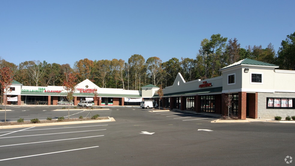 More Photos Of 1544 Tara Rd, Jonesboro General Retail For Lease