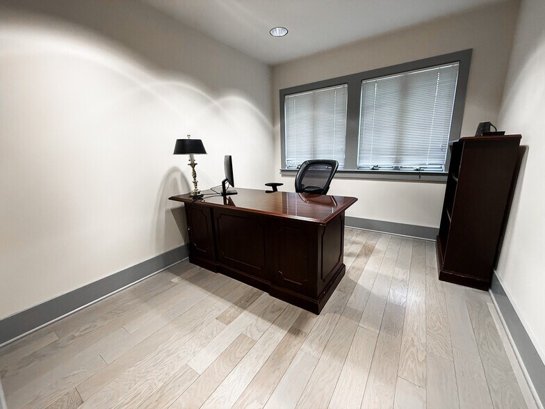 More Photos Of 3 Mapleton Rd, Princeton Office For Sale