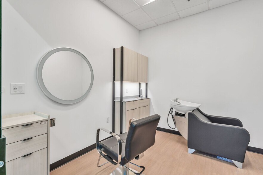 More Photos Of 2610 Tpc Pky, San Antonio General Retail For Lease