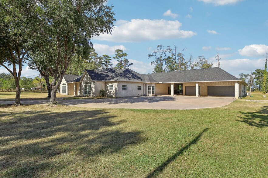 More Photos Of 3610 Otto Rd, Spring Specialty For Sale