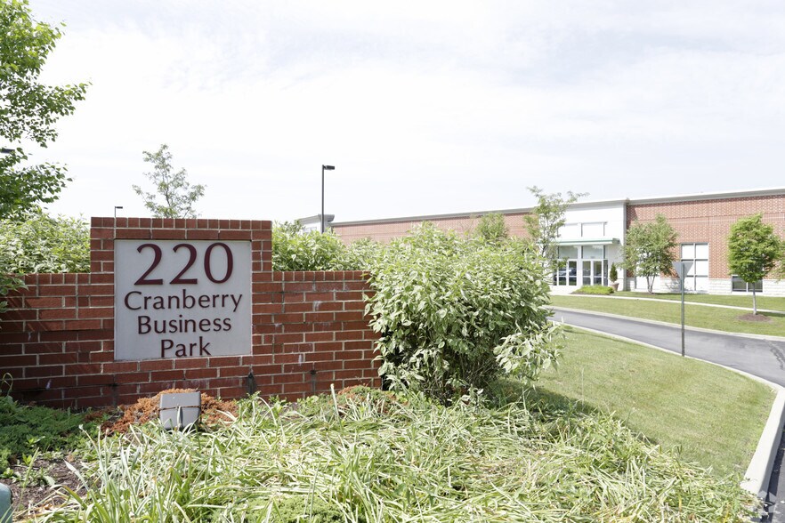 More Photos Of 220 W Kensinger Rd, Cranberry Township Flex For Lease