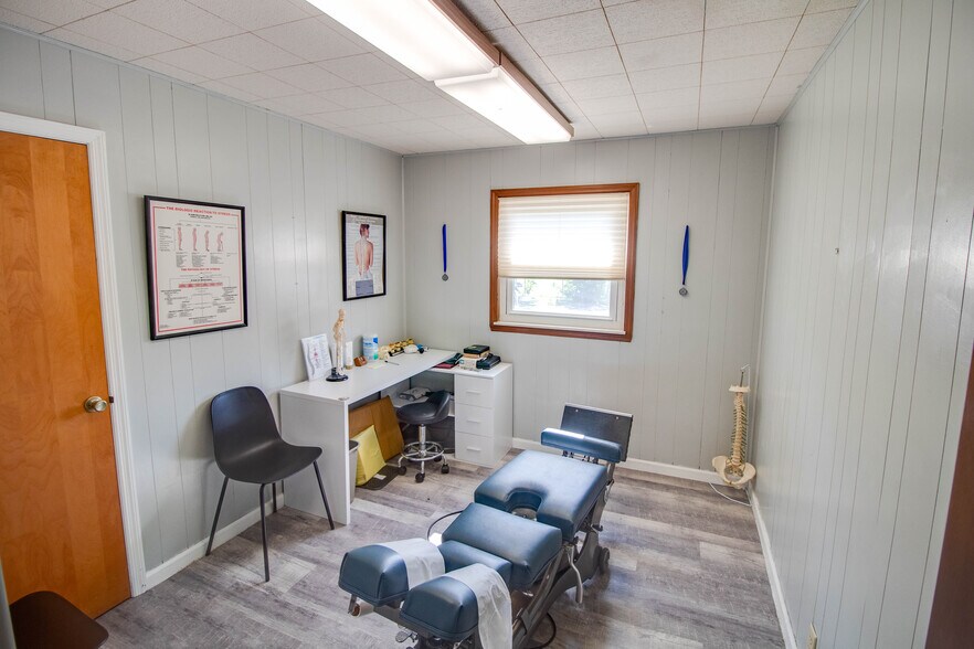 More Photos Of 440 S Prairie St, Bethalto General Retail For Sale