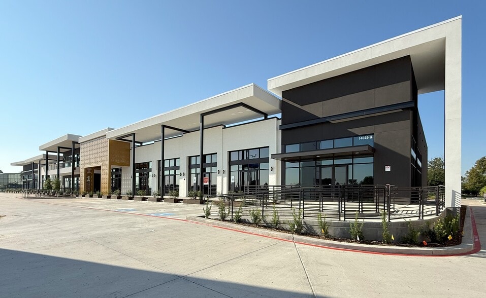 Primary Photo Of 14025 Northwest Fwy, Houston General Retail For Lease