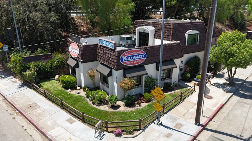 More Photos Of 4925 Sepulveda Blvd, Sherman Oaks Office For Sale