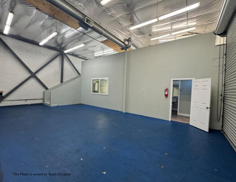More Photos Of 2610-2622 E Foothill Blvd, Pasadena Warehouse For Lease