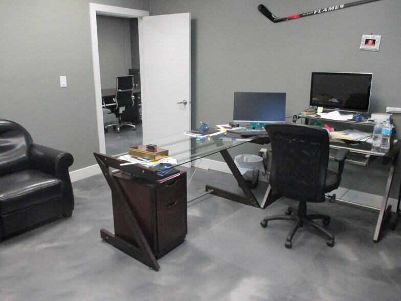 More Photos Of 8800 Venture Av SE, Calgary Warehouse For Sale