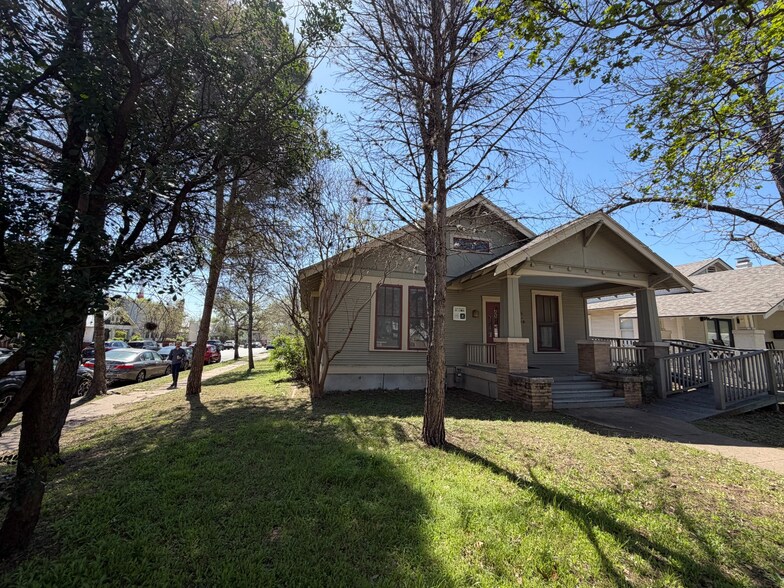 More Photos Of 1409 W 6th St, Austin Office For Lease