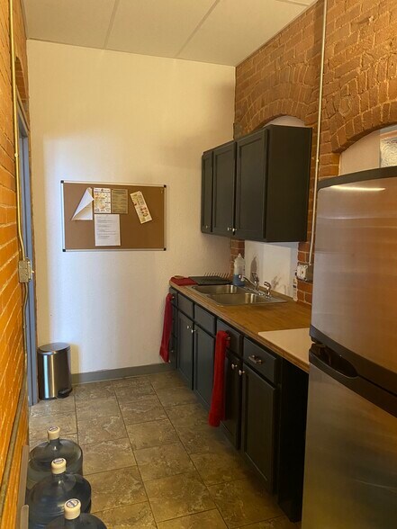 More Photos Of 2 S Wahsatch Ave, Colorado Springs Office For Lease