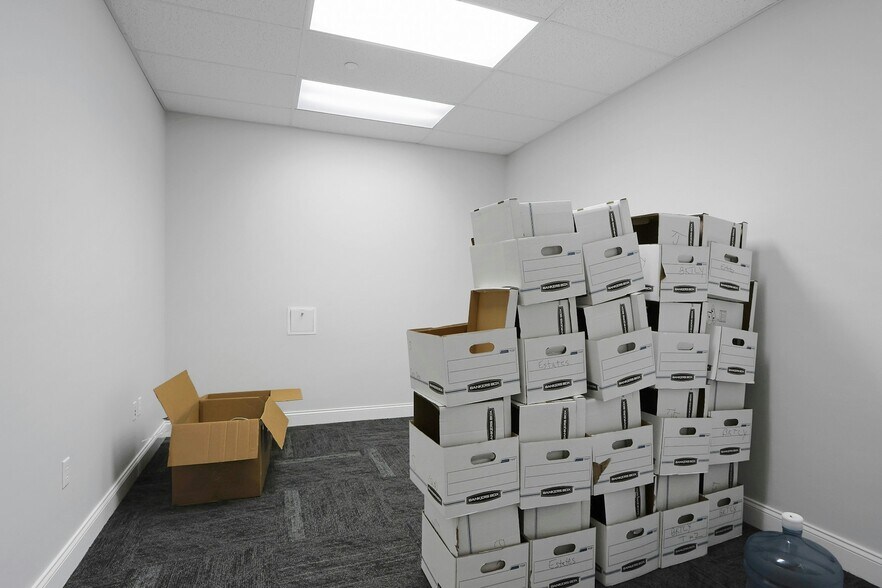 More Photos Of 100 Dutch Hill Rd, Orangeburg Medical For Lease