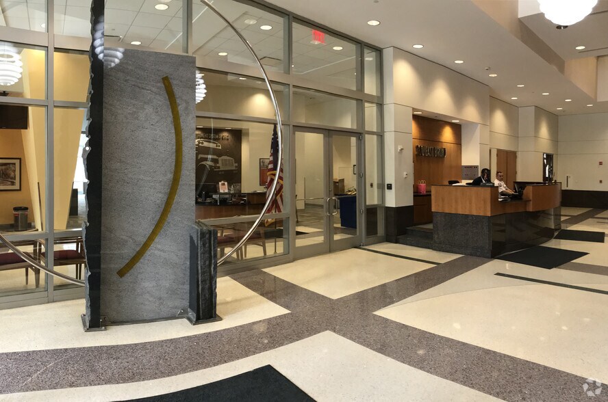 More Photos Of 300 E Broad St, Columbus Office For Lease