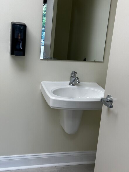 More Photos Of 105 Manheim Ave, Bridgeton Medical For Lease