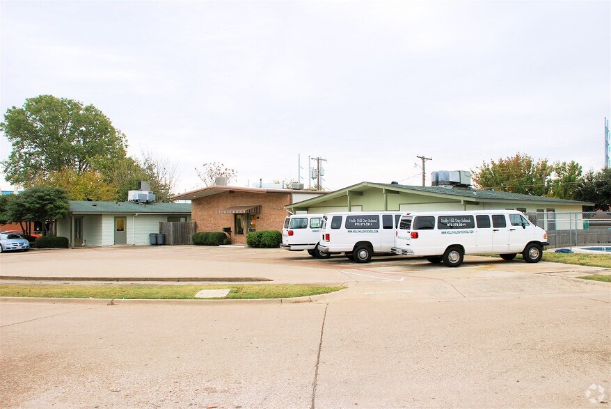 More Photos Of 2418 College Ave, Garland Daycare Center For Sale