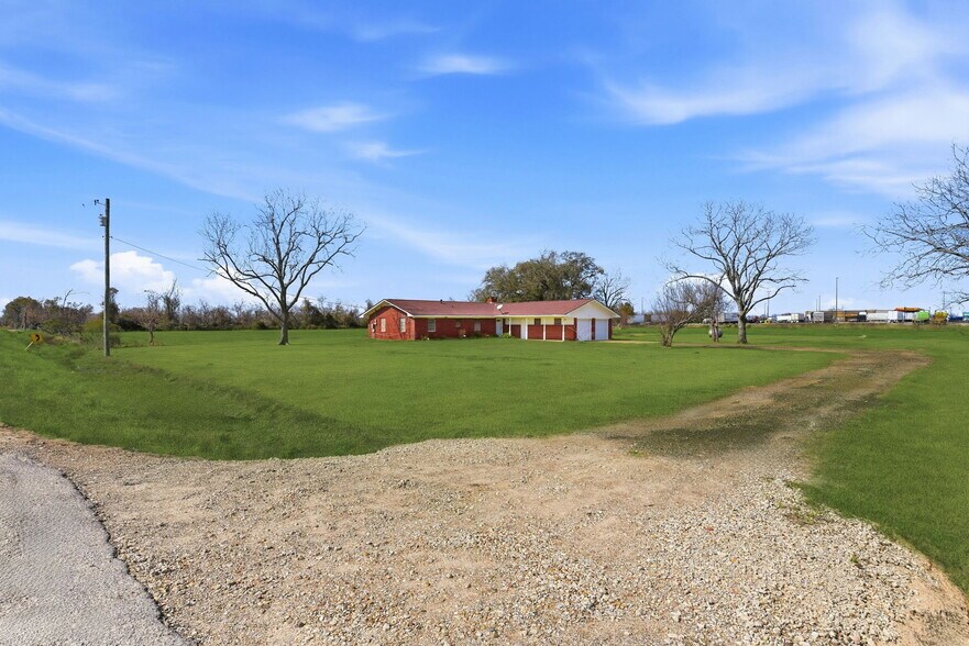 More Photos Of 1839 Henderson rd, Angleton Land For Sale