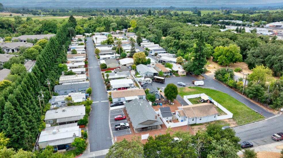 More Photos Of 5250 Whispering Creek Dr, Santa Rosa Manufactured Housing Mobile Home Park For Sale