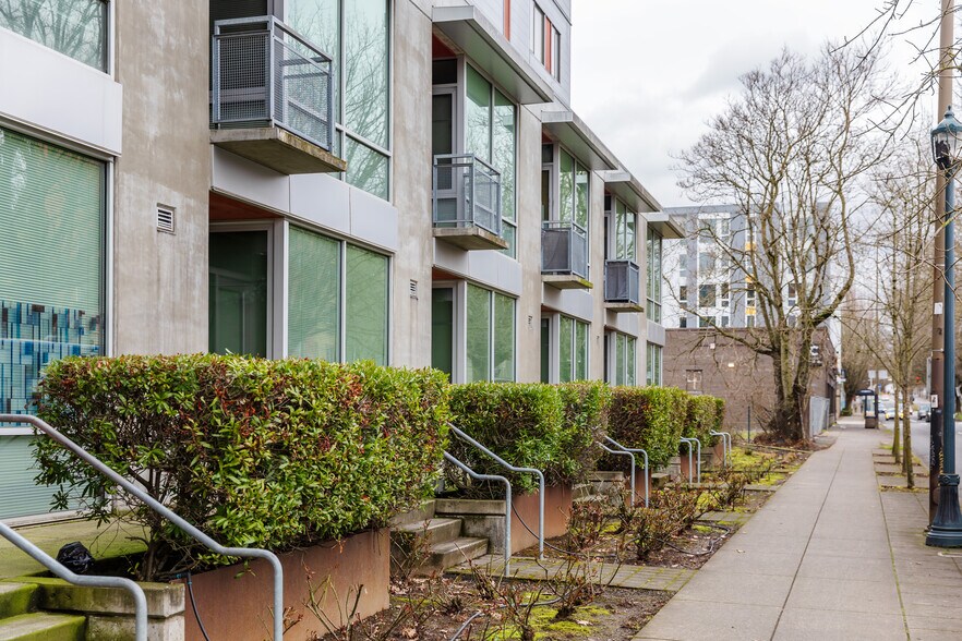 More Photos Of 375 NE Shaver St, Portland Apartments For Sale