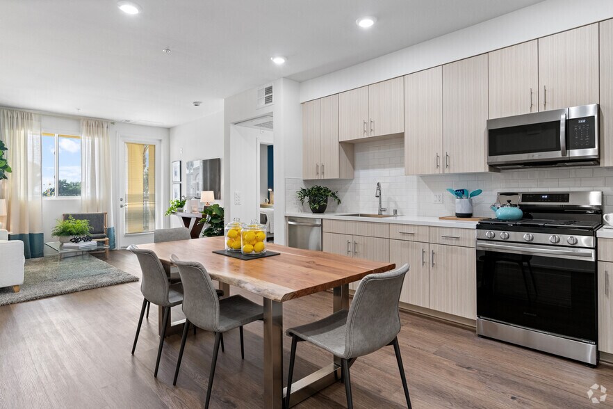 More Photos Of 6838-6874 Northbank Dr, Ventura Apartments For Lease