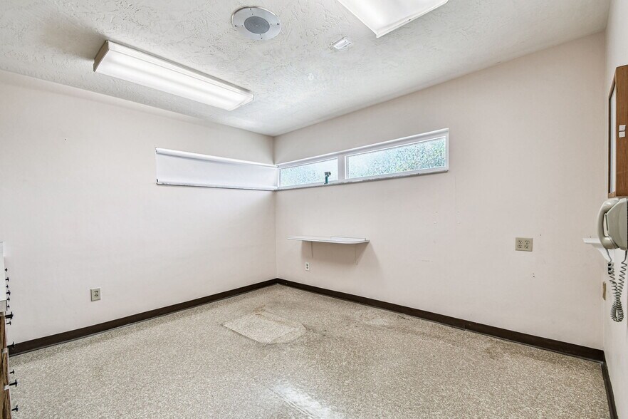 More Photos Of 321 S Lincoln Ave, Clearwater Medical For Sale