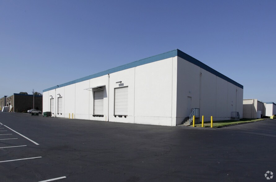 More Photos Of 4935 Mercury St, San Diego Manufacturing For Lease