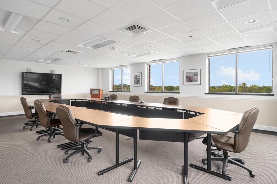 More Photos Of 501 Wampanoag Trl, East Providence Medical For Lease