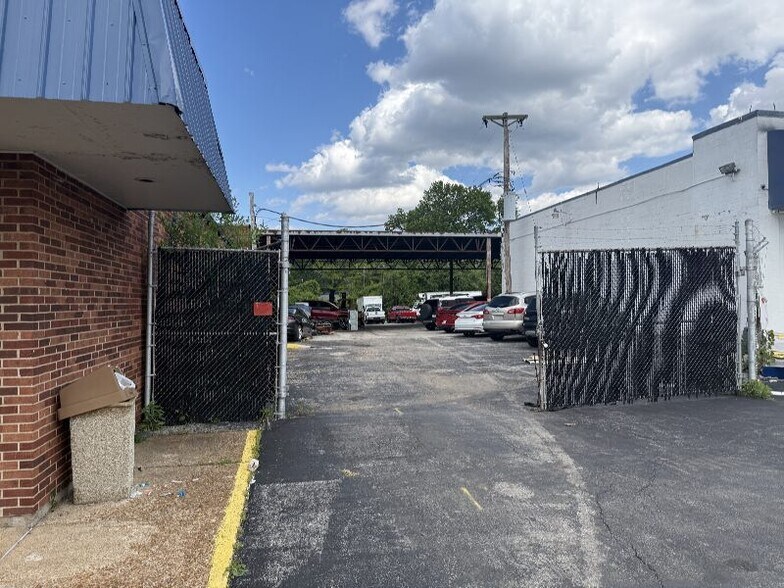 More Photos Of 9260 W Florissant Ave, Saint Louis Auto Repair For Sale