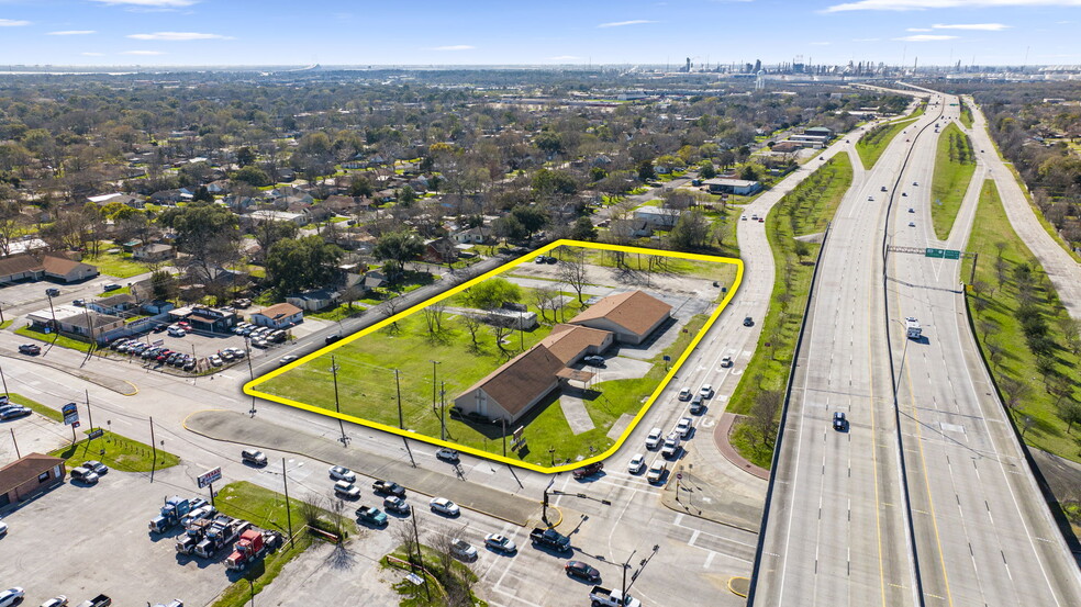 Primary Photo Of 2409 Main St, Baytown Religious Facility For Sale