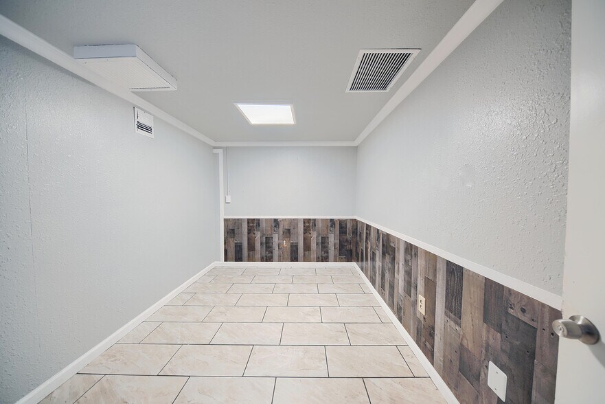 More Photos Of 33 E Magnolia St, Stockton Office For Lease
