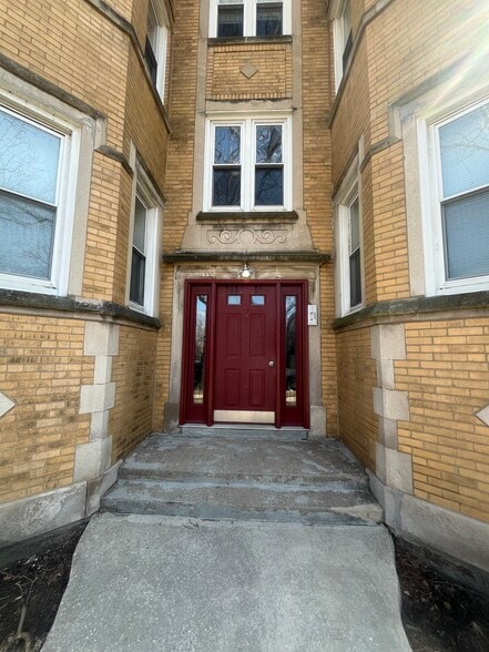 More Photos Of 7951 S Burnham Ave, Chicago Multifamily For Sale