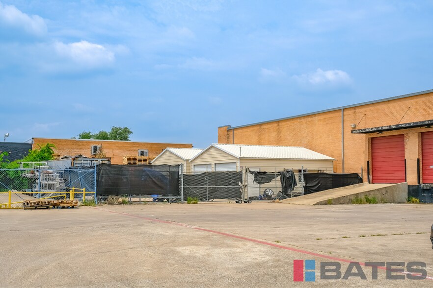 Primary Photo Of 9203 Diplomacy Row, Dallas Distribution For Lease