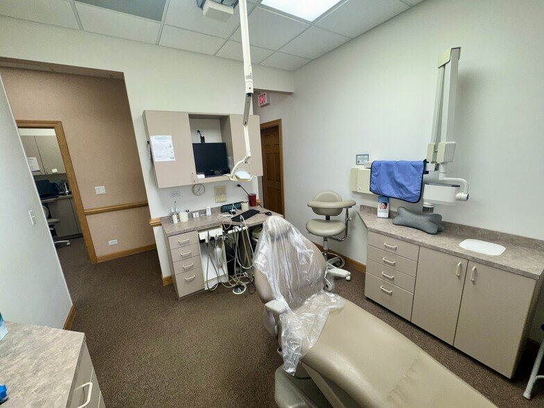 More Photos Of 1991 Wiesbrook Rd, Oswego Medical For Sale