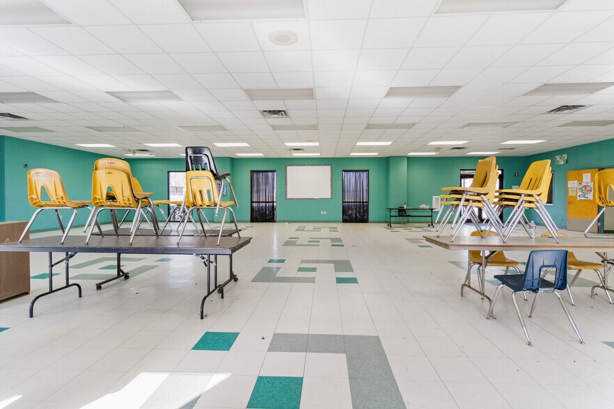 More Photos Of 214 N School St, Winfield Light Distribution For Sale