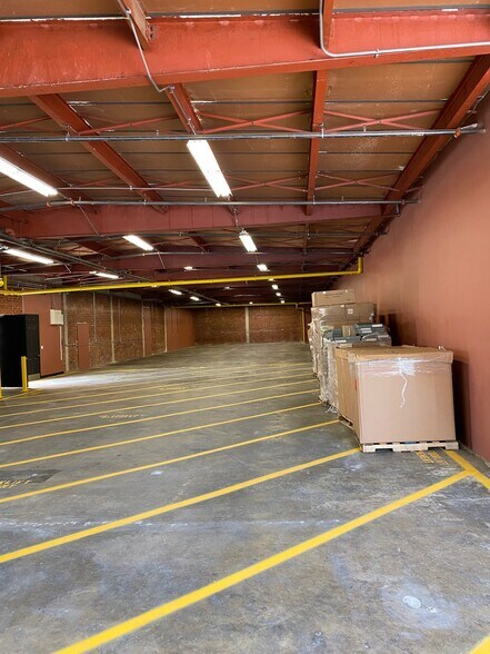 More Photos Of 720 E Sunkist St, Ontario Warehouse For Lease