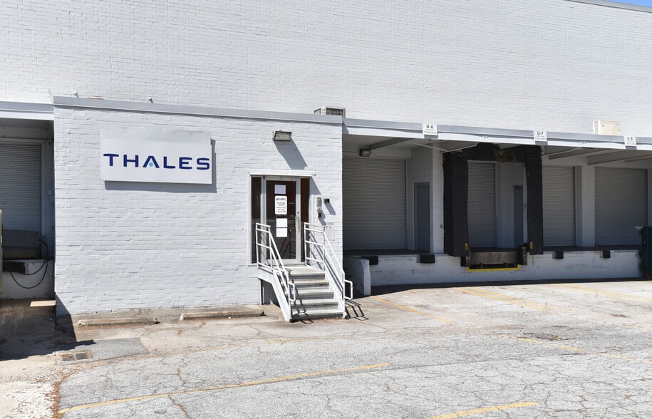 More Photos Of 1800 Northeast Expy, Atlanta Showroom For Lease