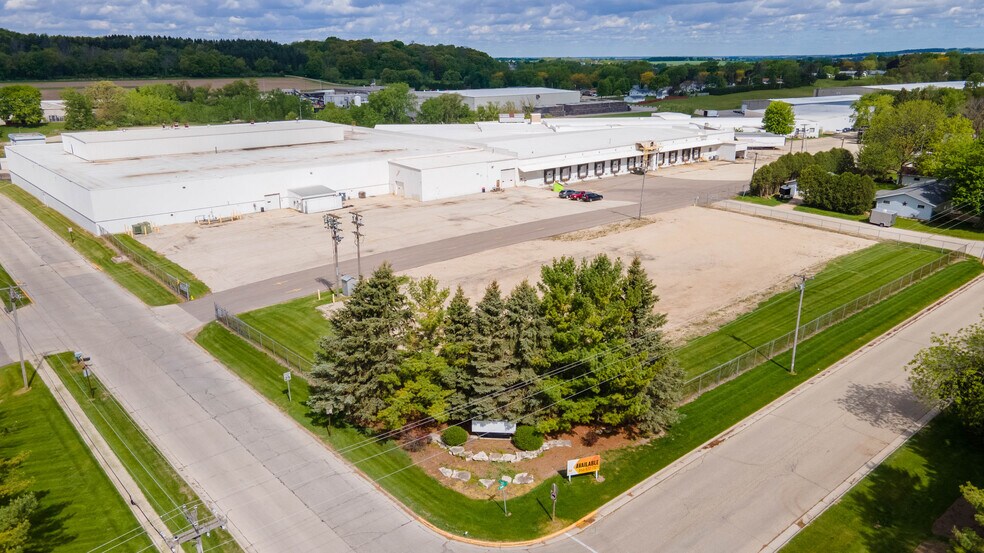 More Photos Of 403 Degner Ave, Mayville Manufacturing For Sale