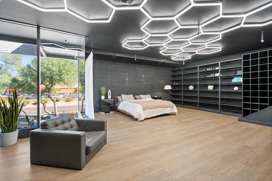 More Photos Of 14982 N 83rd Pl, Scottsdale Showroom For Sale