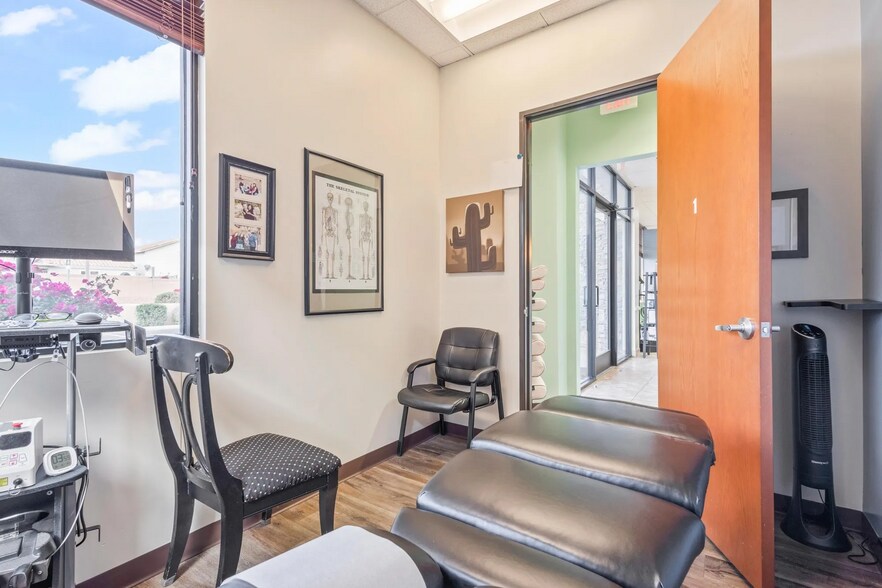 More Photos Of 16515 S 40th St, Phoenix Office For Sale