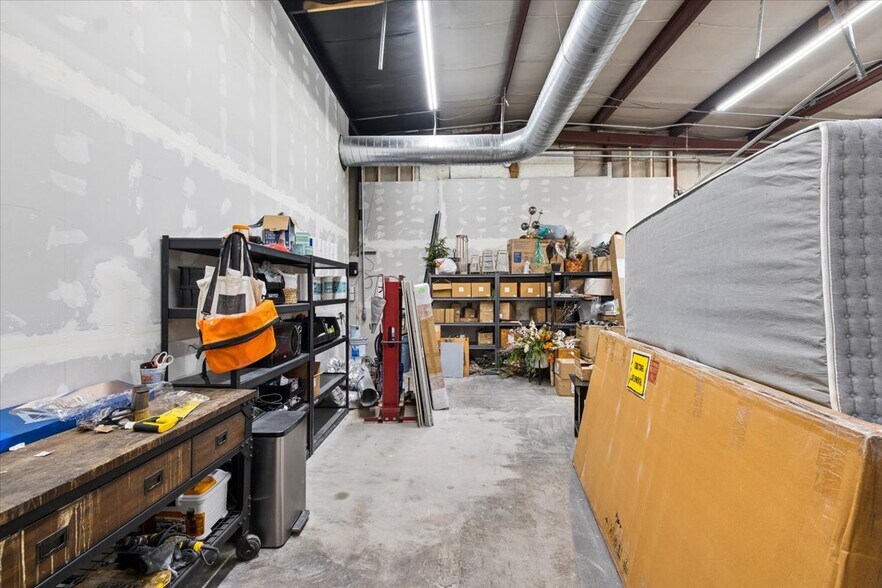 More Photos Of 20 2nd Ave E, Kalispell Office For Sale