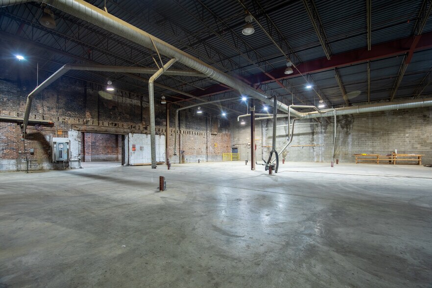 More Photos Of 1900 Cole Street, Saint Louis Manufacturing For Sale