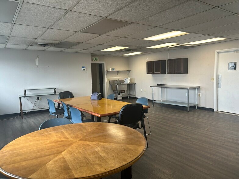 More Photos Of 5151 E 56th Ave, Commerce City Manufacturing For Sale