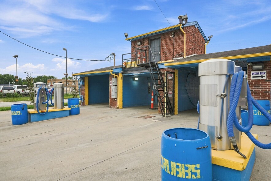More Photos Of 636 Southfield Rd, Lincoln Park Carwash For Sale