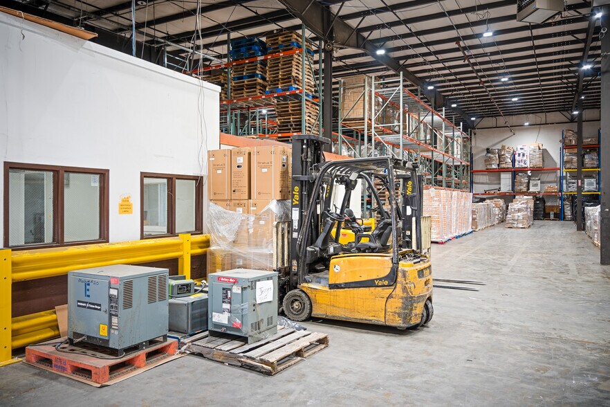 More Photos Of 475 Oberlin Ave S, Lakewood Warehouse For Lease