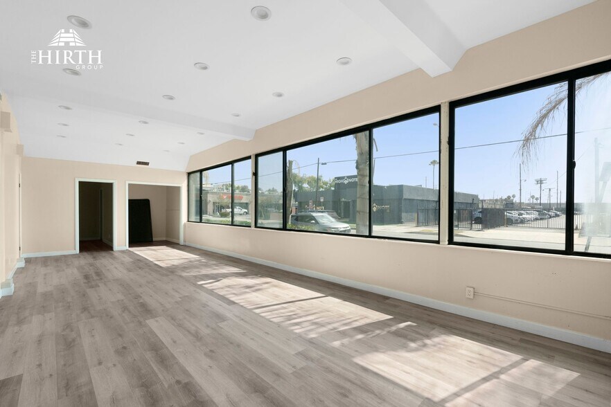More Photos Of 8621 Bellanca Ave, Los Angeles Office For Sale