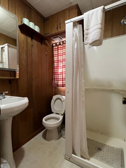 More Photos Of 29209 County Road 407, Newberry Lodge Meeting Hall For Sale