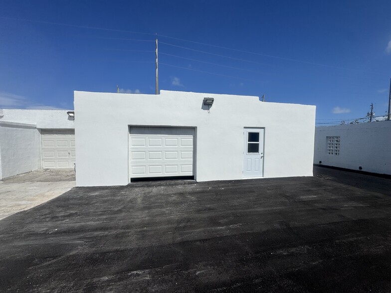 More Photos Of 221-225 N Dixie Hwy, Hallandale Beach Auto Repair For Lease