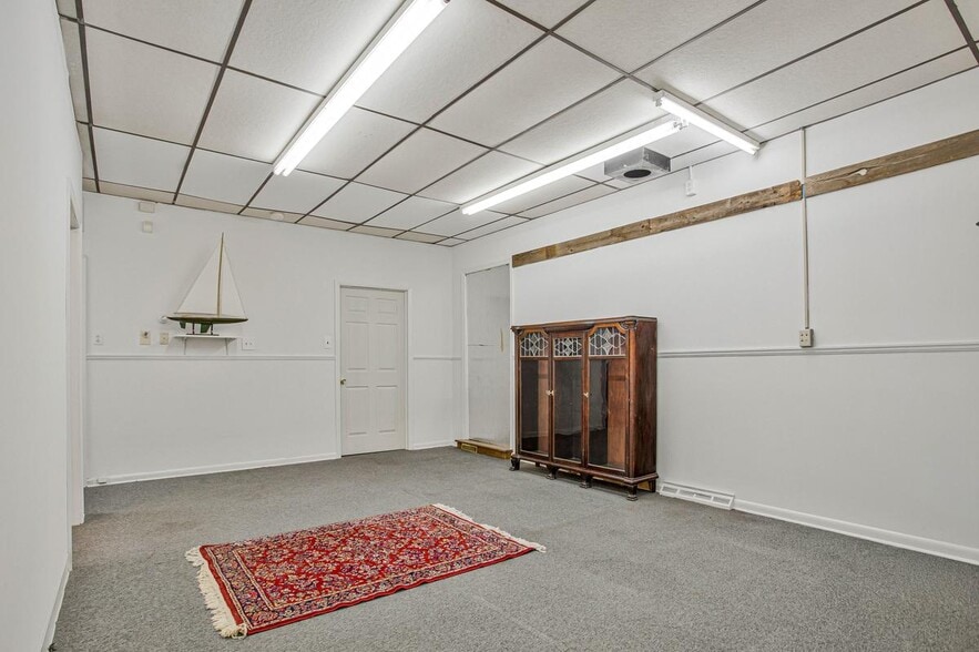 More Photos Of 6285 Shady Side Rd, Shady Side General Retail For Sale