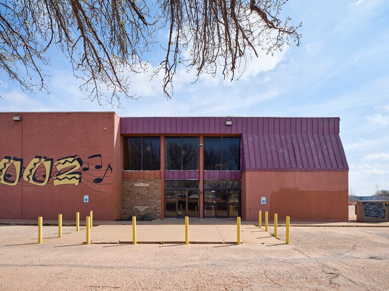 More Photos Of 1508 SE 25th St, Oklahoma City Bar For Sale