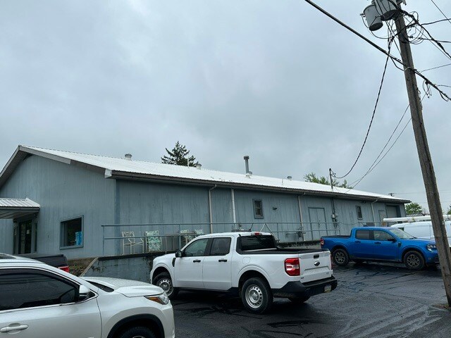More Photos Of 100 E 8th St, Milton Freestanding For Lease