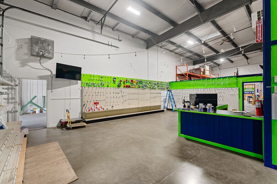 More Photos Of 1220 Industrial Way, Union Gap Warehouse For Lease