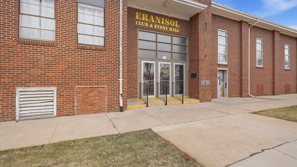 Primary Photo Of 204 W Beaver Ave, Fort Morgan Showroom For Sale